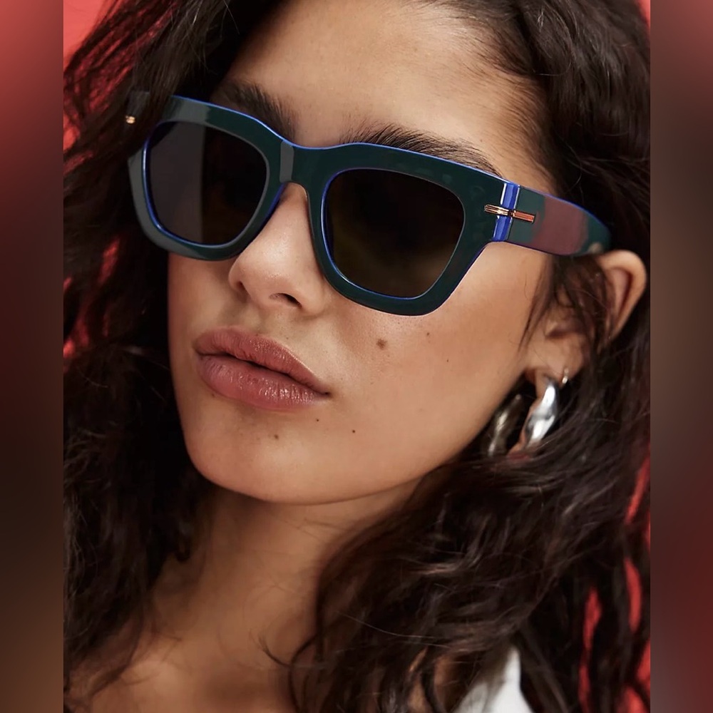 Free People Jackson two-tone sunglasses Square, oversized. 100% UV. Red grey NWT